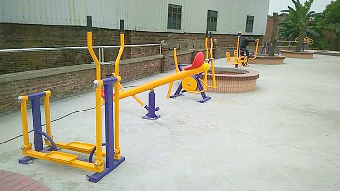 小區健身器材也有使用期限，你造嗎？