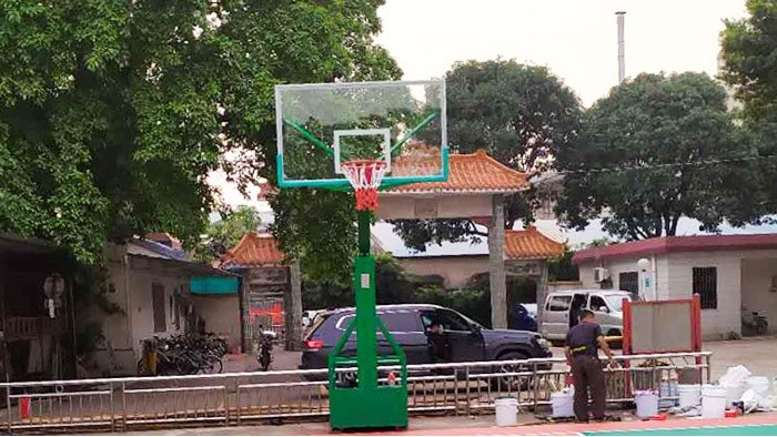 可移動(dòng)籃球架價(jià)格