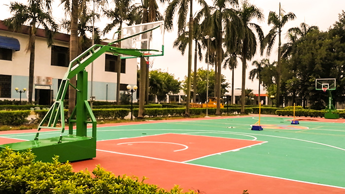 移動(dòng)籃球架